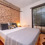Cosy Apartment With Garden Balcony